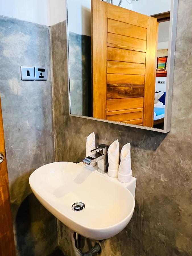 O2 Weligama Hotel & Spa Extérieur photo